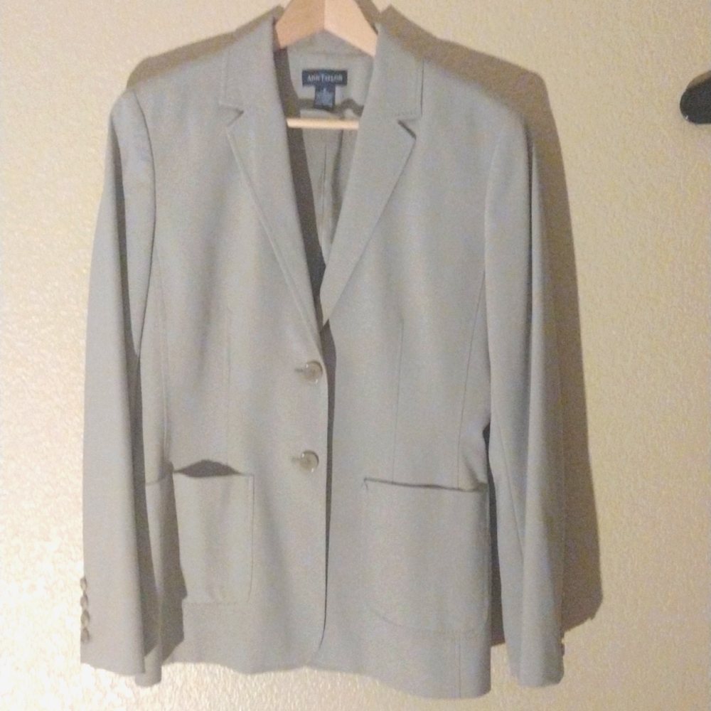 2 items for 30% off.... Ann Taylor M Suit jacket